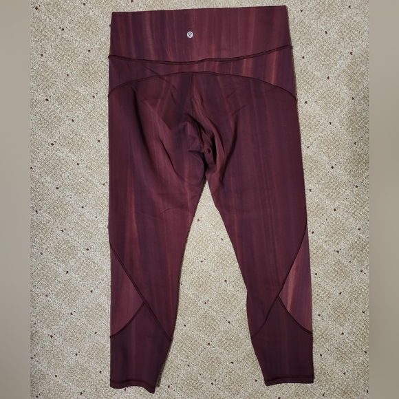Lululemon In Movement Tight 25" *Everlux Linear Spray Dye White Garnet Size 12 - Picture 4 of 11